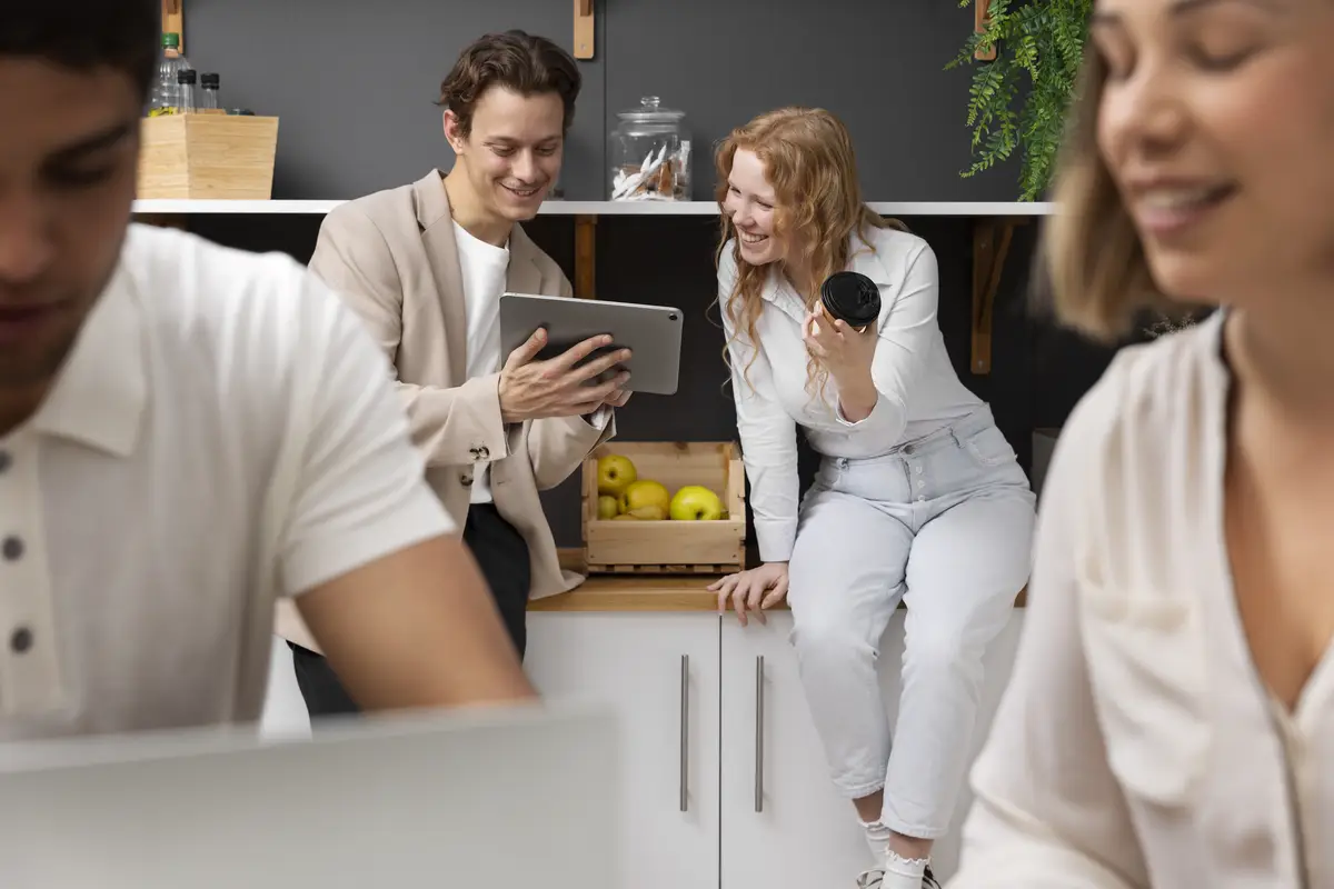 Employee showing appreciation to each other