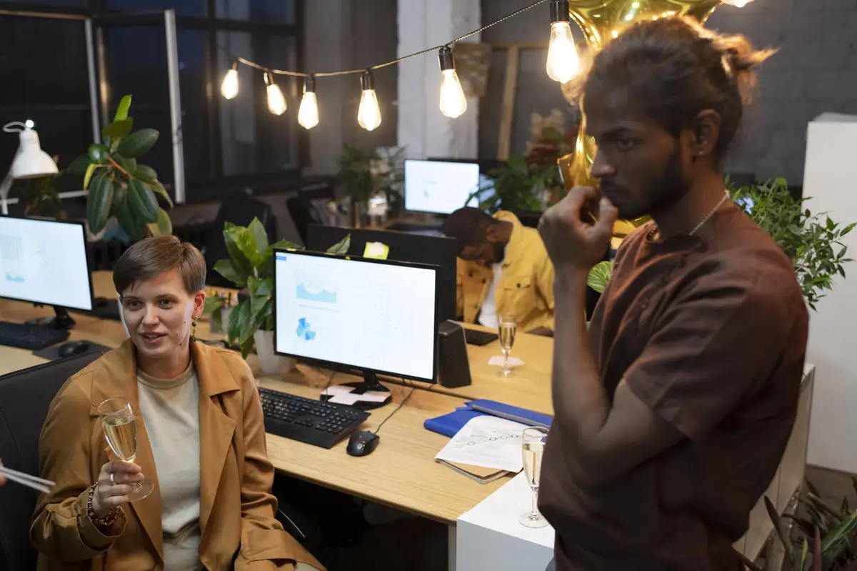 Medium shot colleagues at job