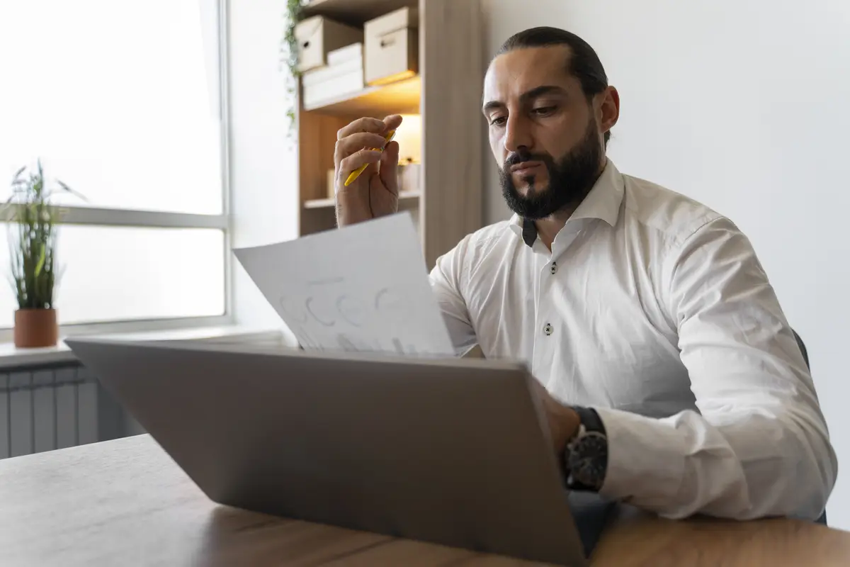 SSN nos EUA: como obter e usar o número de identificação 2 Labor union members working together