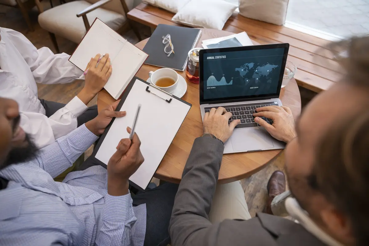 Colleagues working together on project