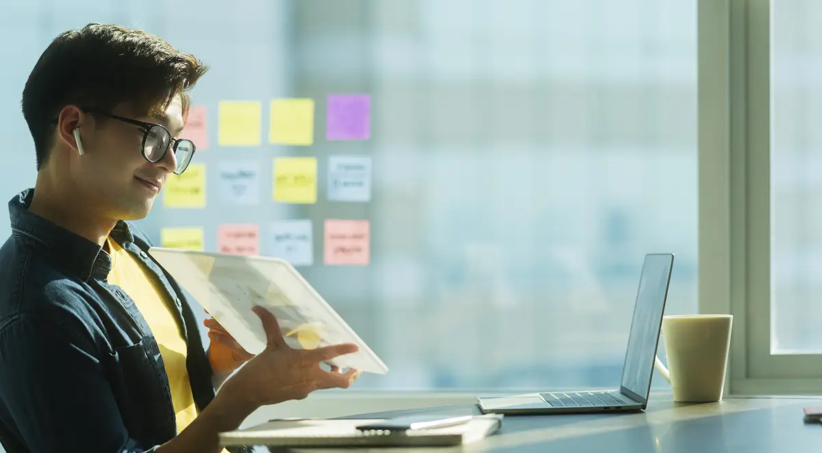 Smart positive smile asian male businessman video conference remote working discuss concersation about strategy business planing new business startup ideas conceptbusiness meeting online via laptop