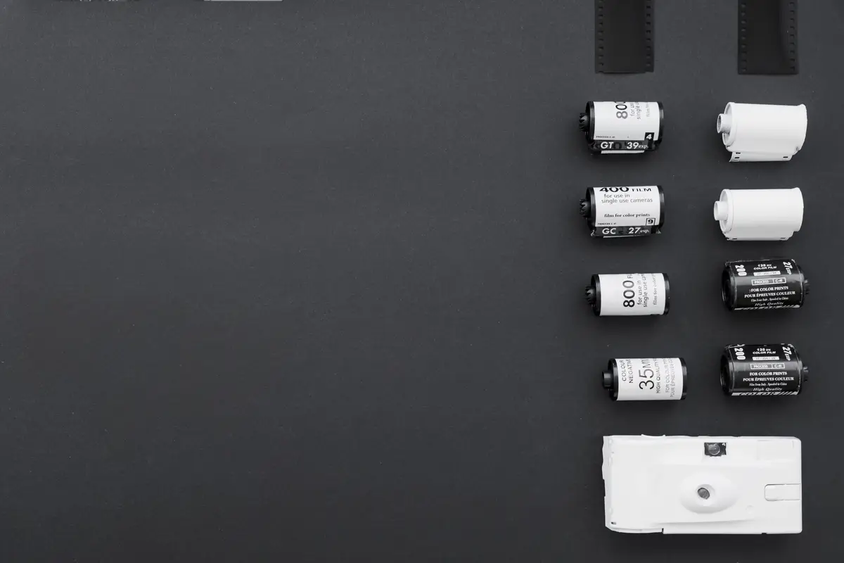 Banco de capacitores em painel industrial para correção do fator de potência