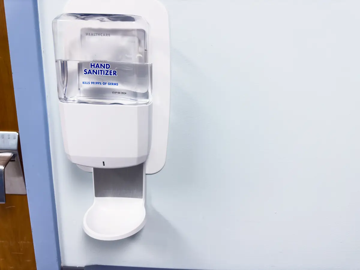Delftia acidovorans: infecção rara e características clínicas 4 Hand sanitizer represents cleanliness hygiene protection health safety and the importance of ha