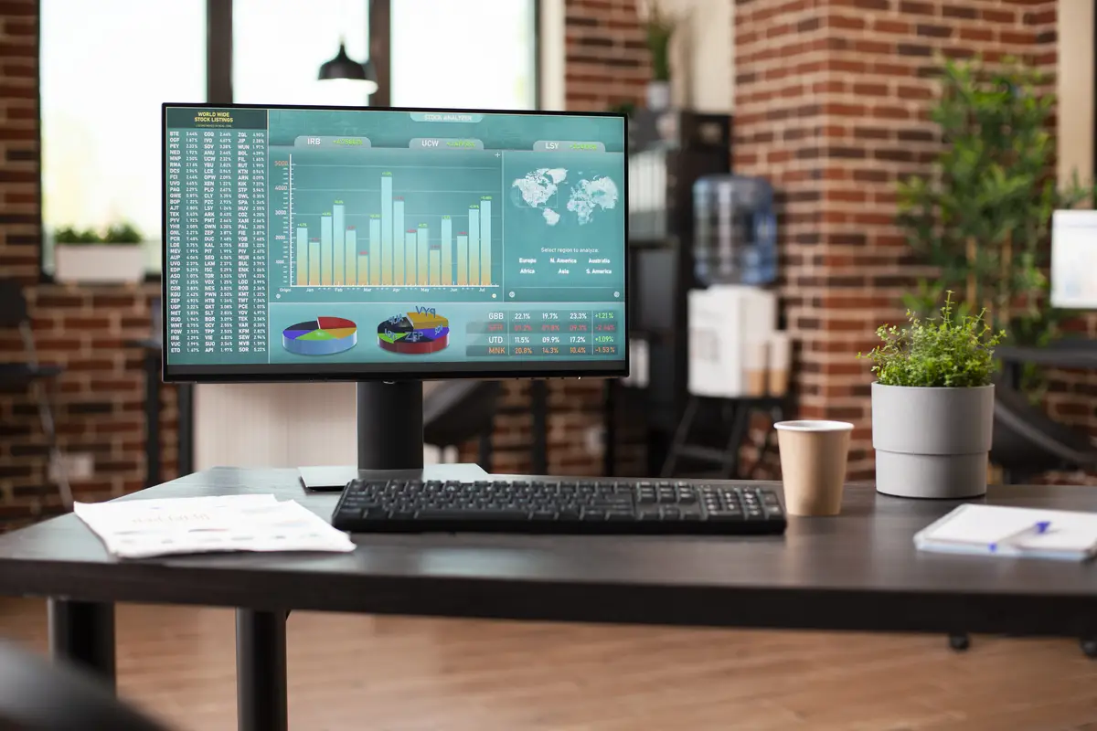 Vacant table with computer for research