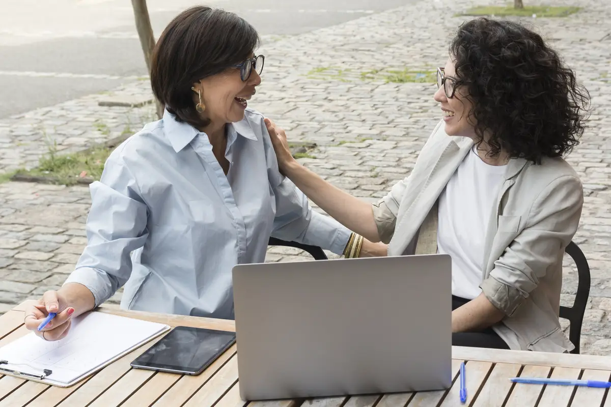 Modern women working together&nbsp;\noutside