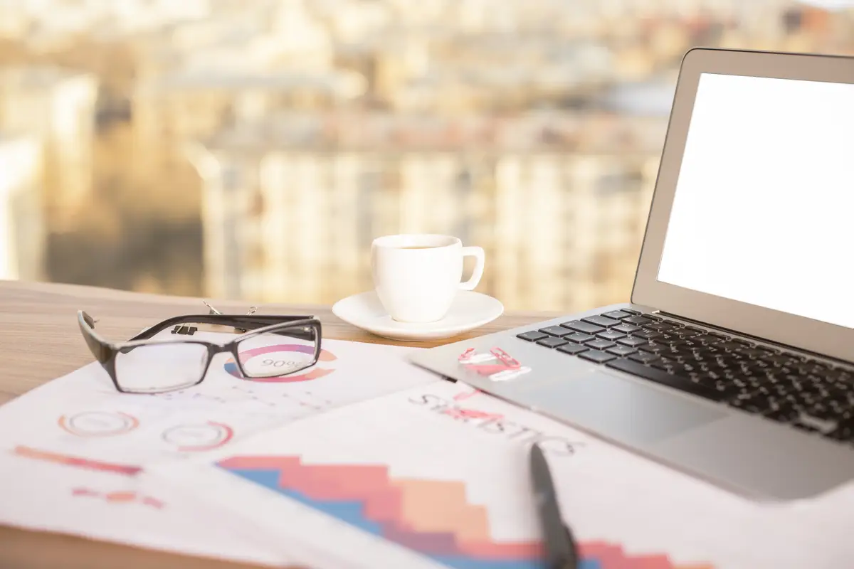 Desktop with white screen