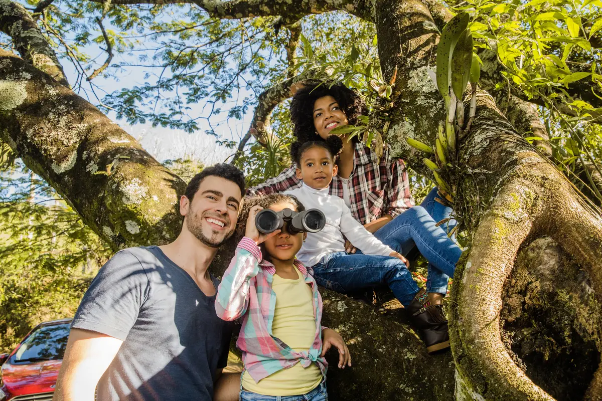 Family in front of a tree 