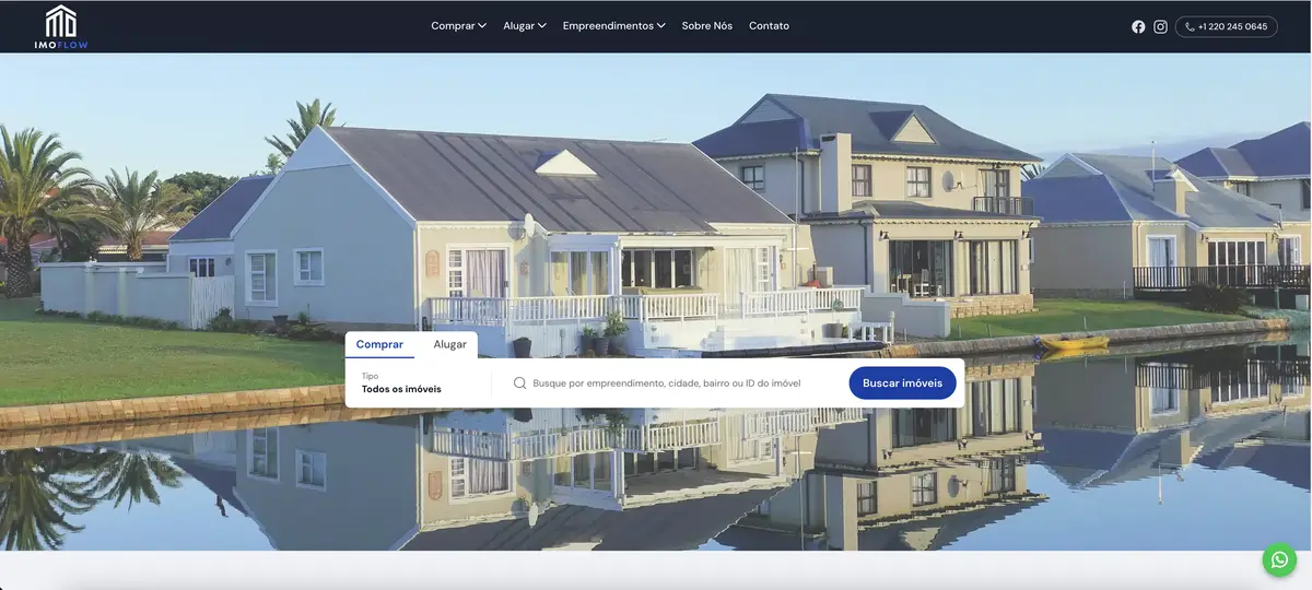 Casas ao lado de um lago com reflexo na água e barra de busca de imóveis para compra ou aluguel