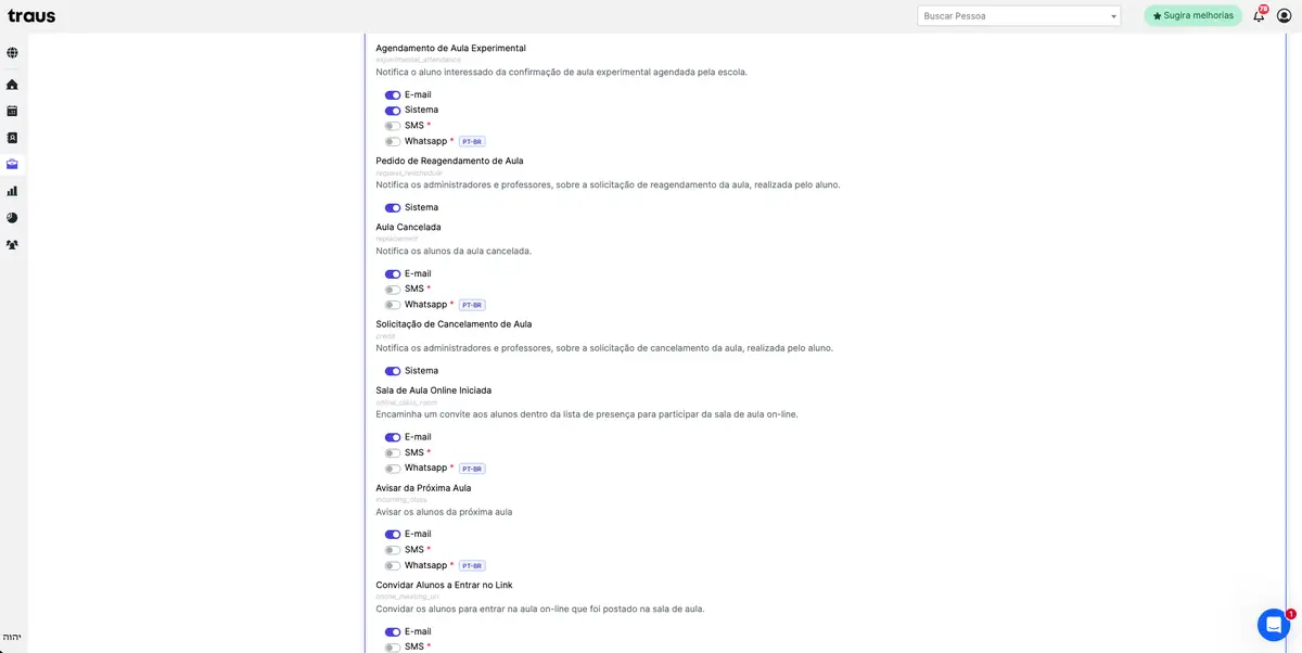 Configurações de notificações para aulas na plataforma Traus, com opções de email, sistema, SMS e Whatsapp.