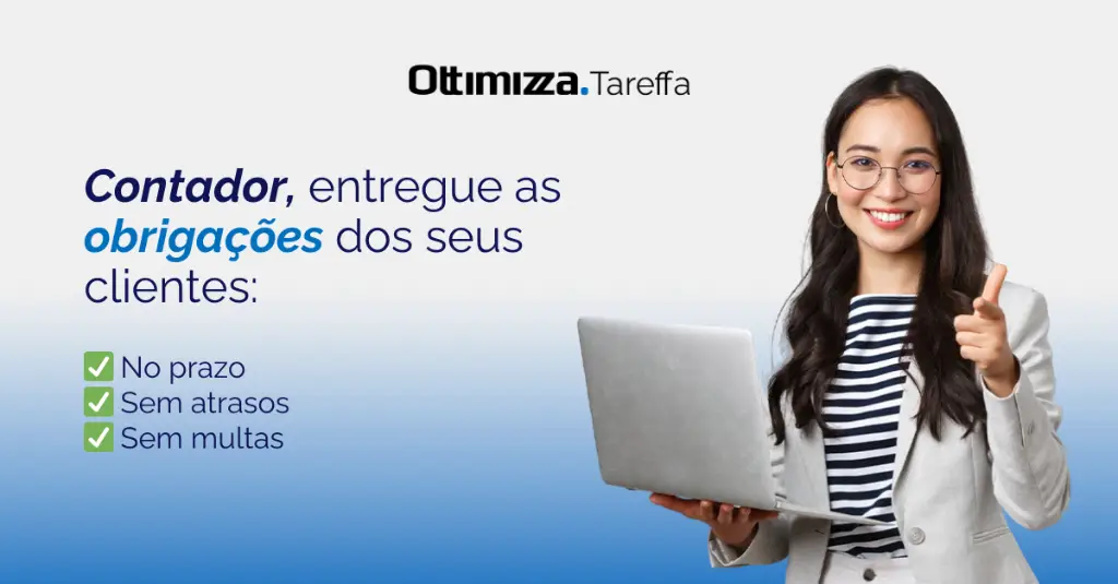 Profissional sorridente segurando um laptop e apontando para frente, com texto sobre entrega de obrigações contábeis no prazo.