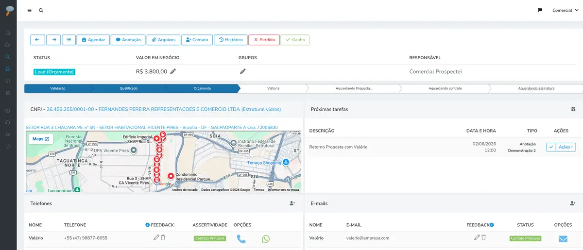 Tela da plataforma Prospectei mostrando detalhes de um lead em fase de orçamento com dados de contato e mapa