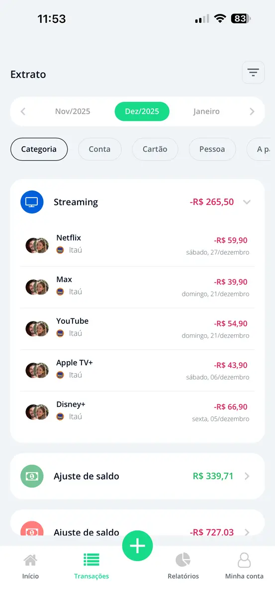 Extrato financeiro no app moneey mostrando gastos com streaming em dezembro de 2025
