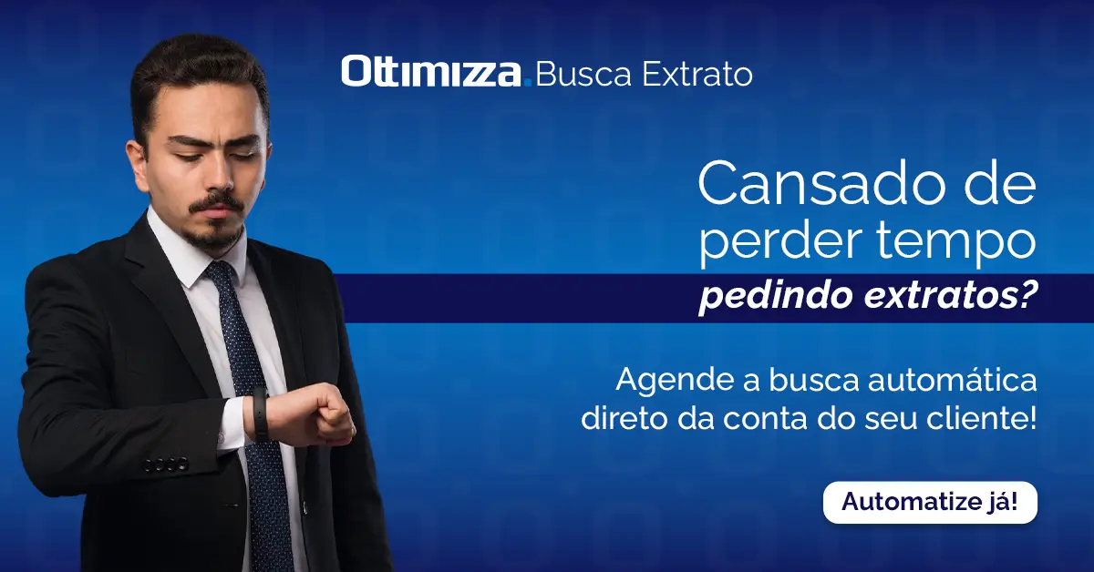 Homem de terno olhando para o relógio de pulso com expressão séria