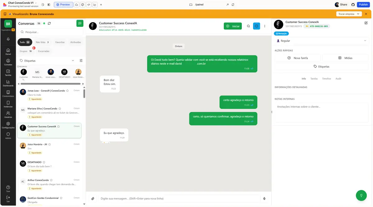 Interface de chat da plataforma ConexCondo mostra conversa em WhatsApp centralizada e organizada.
