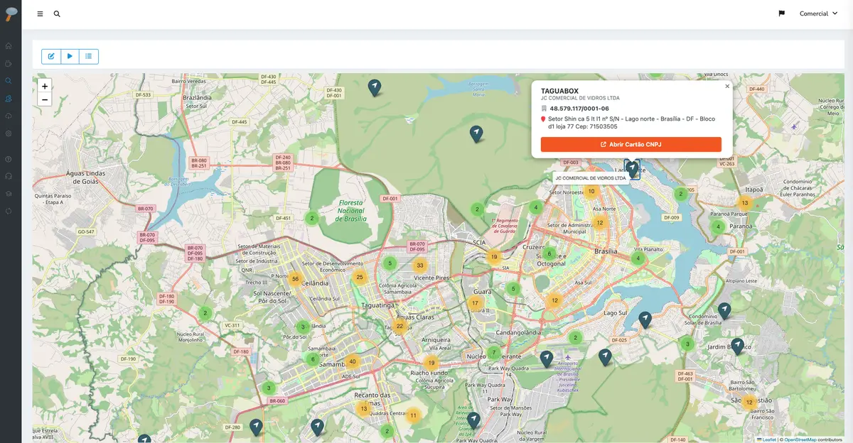 Mapa de Brasília com marcadores de empresas e um cartão de informações sobre a empresa TAGUABOX visível