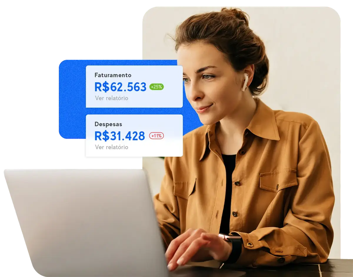 Mulher usando laptop com relatórios financeiros de faturamento e despesas na tela